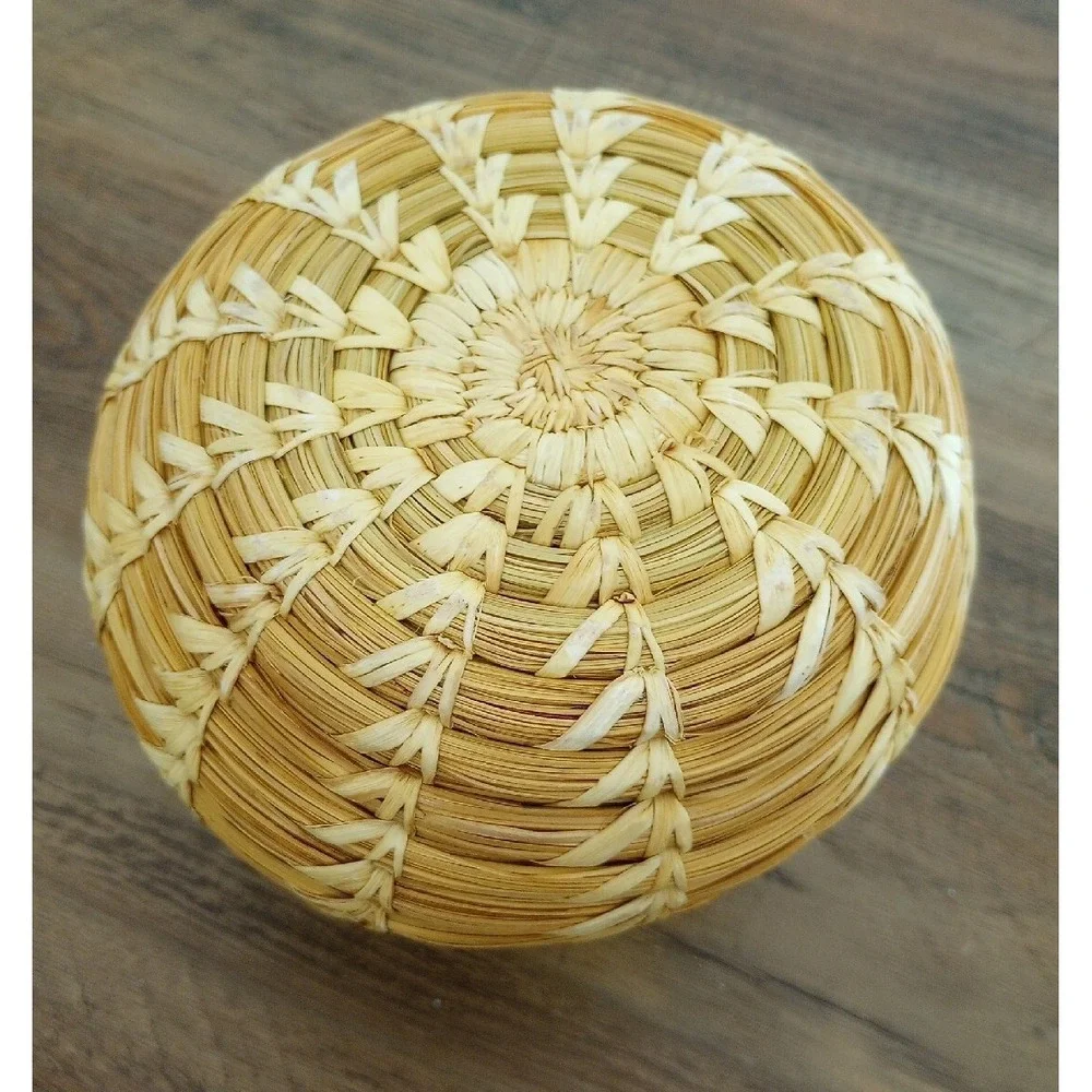 Papago/Tohono Traditional Hand Made Woven Urn/Vase Basket